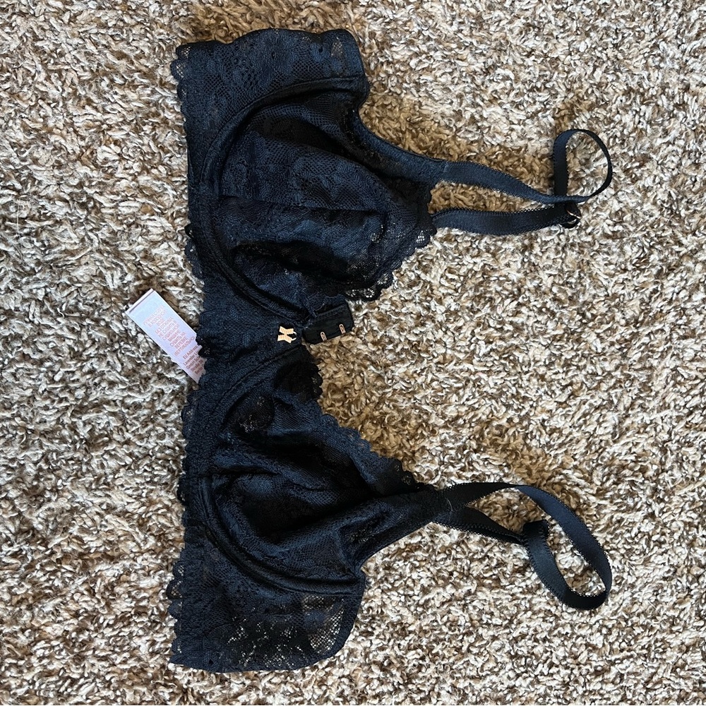 New Savage x Fenty Lace Bra. Size 34b.
